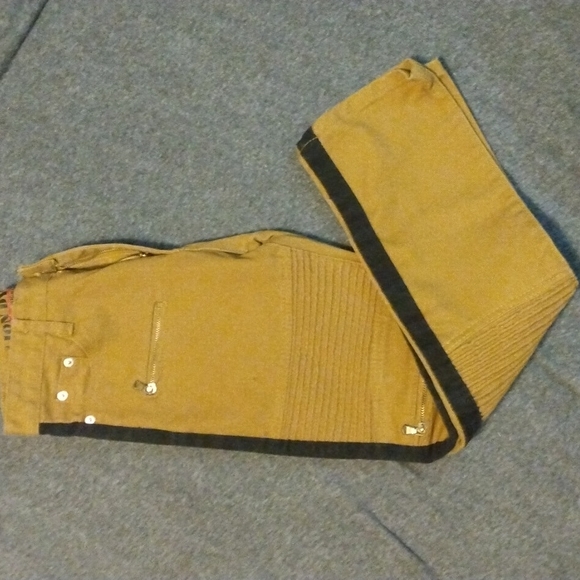 Jeans - Picture 2 of 2